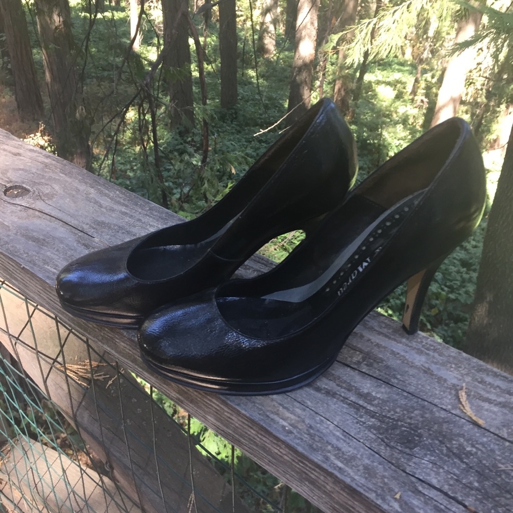 Viento & Marea black pleather spiked heel shoes